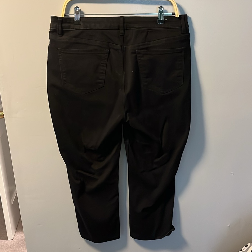 Capris - Picture 3 of 3